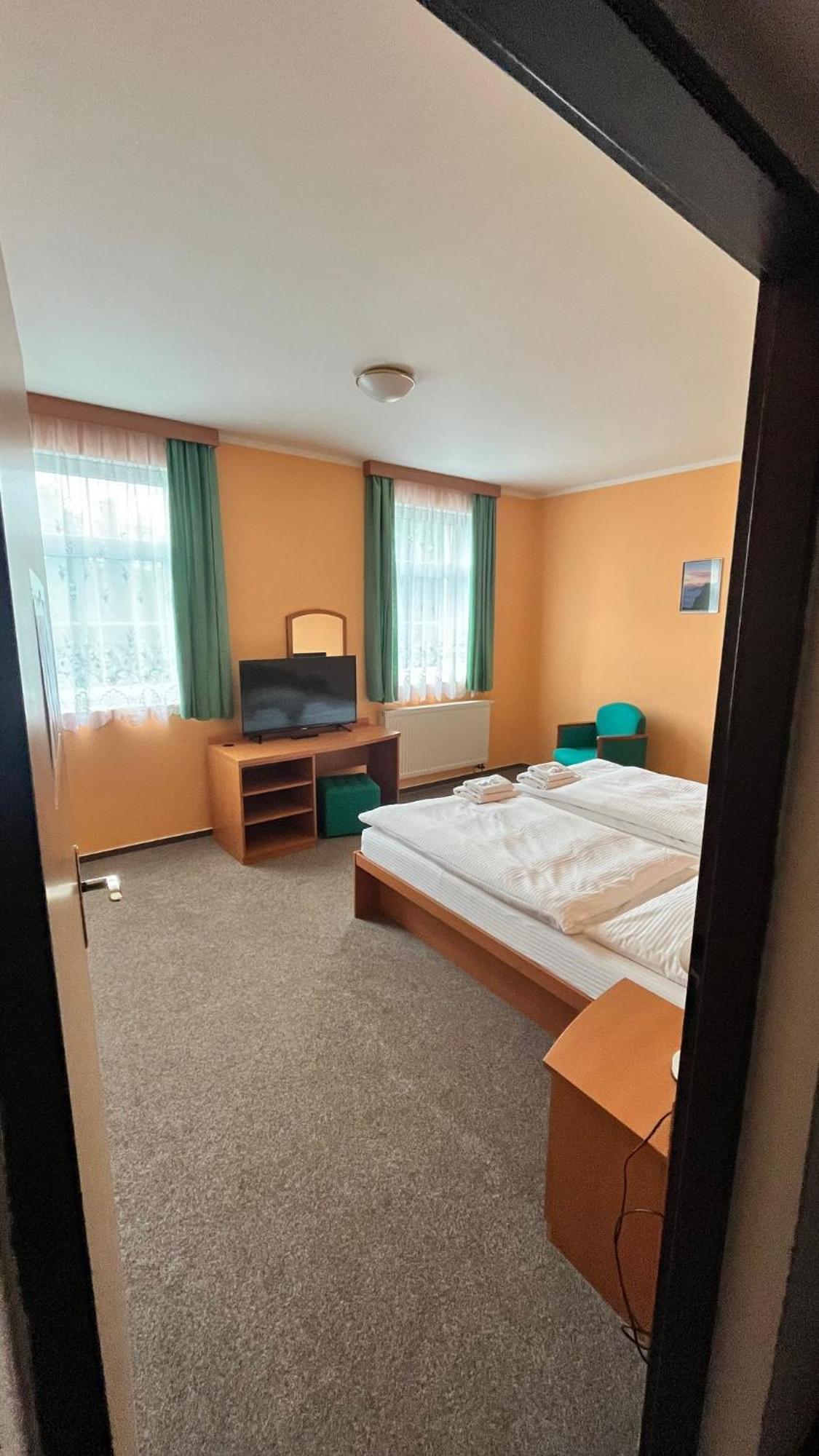 Grandhotel Nový Bor Esterno foto