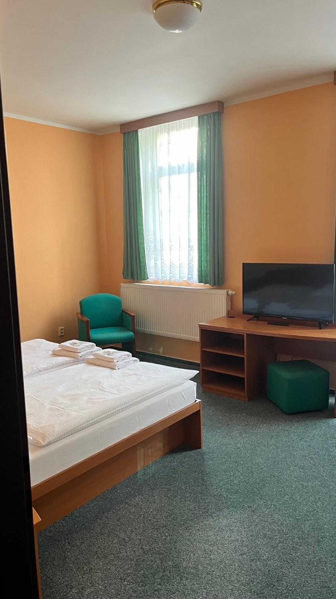 Grandhotel Nový Bor Esterno foto