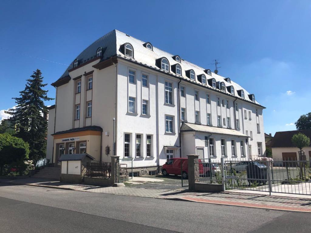 Grandhotel Nový Bor Esterno foto