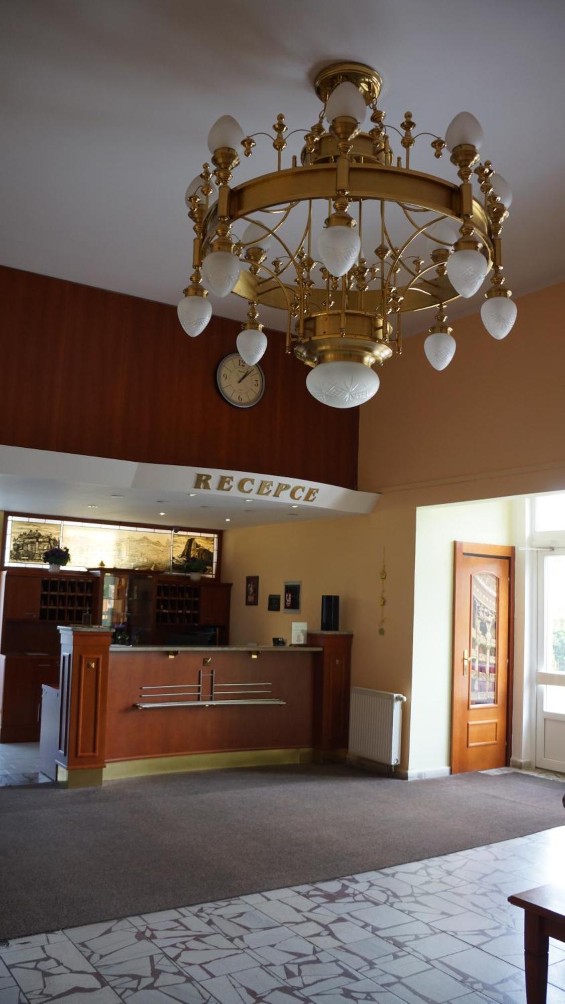 Grandhotel Nový Bor Esterno foto